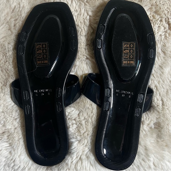 Mata Black Jelly Sandals with Gold Studs - Picture 4 of 5